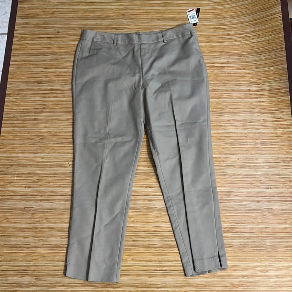 New With Tags stylish women size14 Grace Elements ankle pants tan color